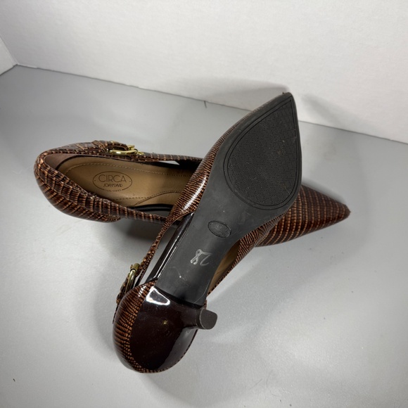 Circa Joan & David Brown Faux Reptile Slingback Kitten Heels 8Wide - Picture 3 of 8